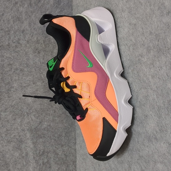 Nike 365 RYZ Orange Pulse Women's Size 8.5 NWOT - Picture 2 of 8